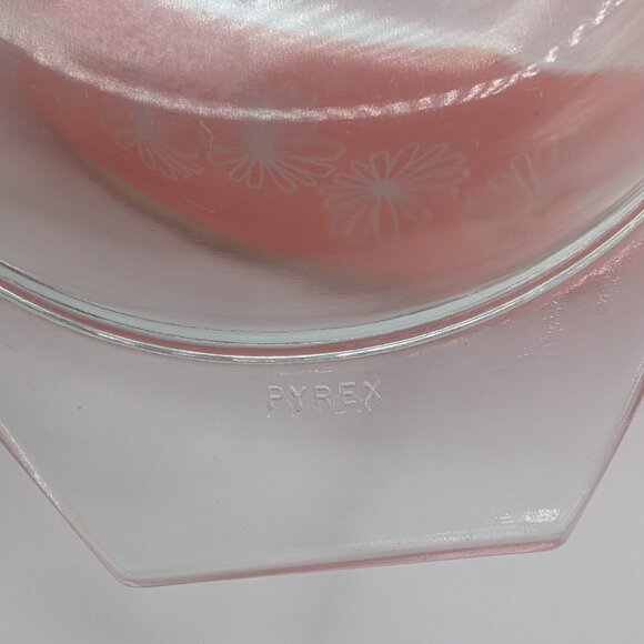 Vintage Pyrex Pink Daisy 045 Oval Casserole w/Lid 2-1/2 Quart - Picture 5 of 16